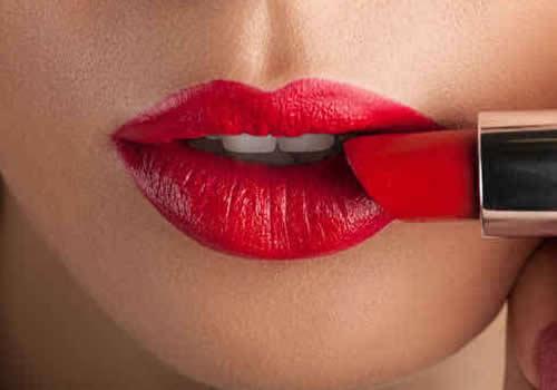 涂了口红可以喝水吗 涂了口红怎么喝水