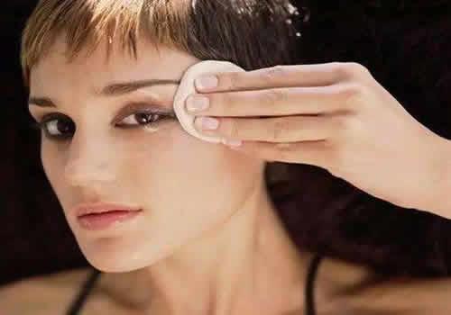 只涂bb霜需要卸妆水吗 怎样用卸妆水卸除bb霜