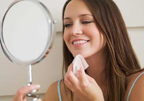 不化妆可以用卸妆水吗 不化妆怎么用卸妆水