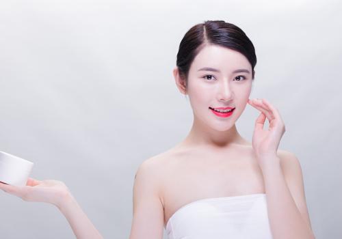 西瓜皮可以擦脸吗 用西瓜皮擦脸有什么好处