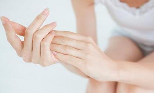 手很干燥粗糙怎么办 如何简单救济？