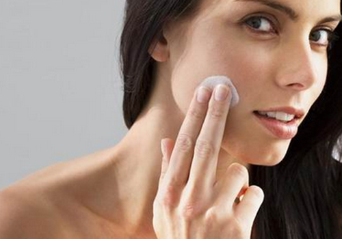 秋冬如何改善油性皮肤 8种护理保养方法