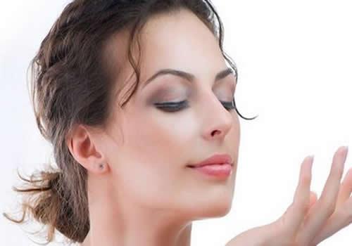 敏感肌肤如何补水 其实只要你知道了这5点，补水会变得很简单！