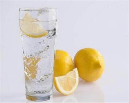 柠檬水的副作用 关于喝柠檬水的3大误区