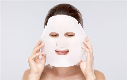 面膜的正确使用方法 敷错当心会变老