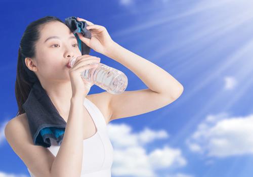 暴晒后脸痒怎么办 暴晒后发红发痒怎么办