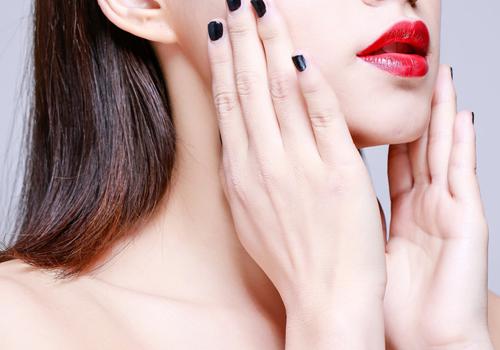 橄榄油擦脸会变黑吗 橄榄油擦脸有什么好处