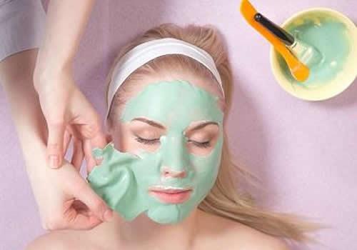 晚上做苦瓜面膜好吗 晚上做面膜比白天做面膜吸收更好！