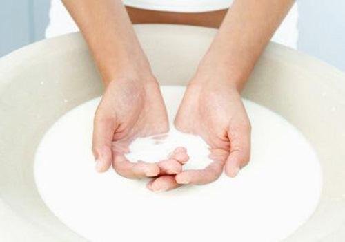 牛奶洗脸对皮肤好吗 早晚都用牛奶洗脸好吗