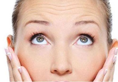 额头上的皱纹如何去除 有效去额头皱纹方法