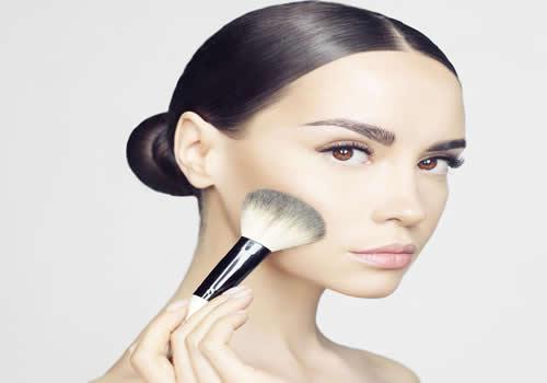 化妆后如何补水 随身携带这个,化妆了也能补水