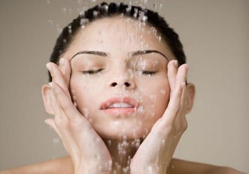 白醋祛斑洗脸的正确方法 关于白醋祛斑,你不得不知道的一些知识汇总!