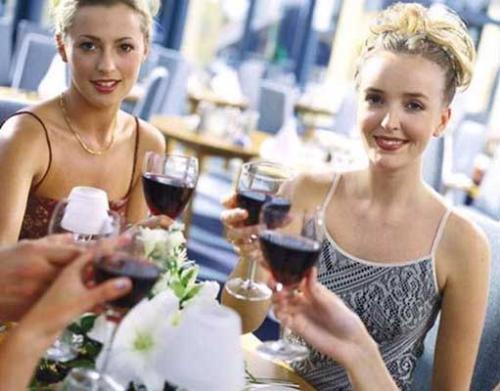 喝葡萄酒的好处 冬季喝葡萄酒的3个雷区