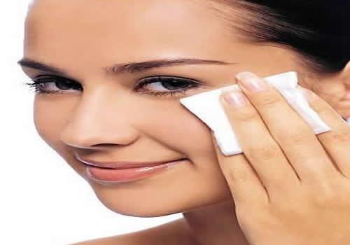 只涂粉底bb要卸妆油吗 可用可不用,关键还得看你是什么肤质