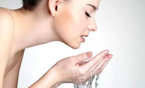 换季怎么预防皮肤过敏 换季皮肤敏感护肤注重5细节