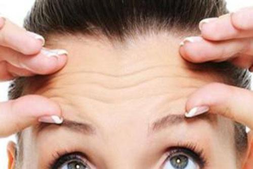 脸上皱纹多是什么原因 6个生活坏习惯会让女人满脸皱纹