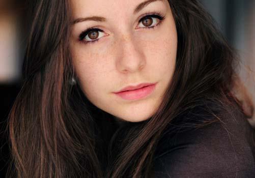 脸上长斑是什么原因 生活中的这些恶习赶紧改掉