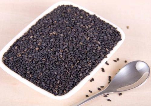 吃什么能消除黑眼圈 再也不用担心黑眼圈了