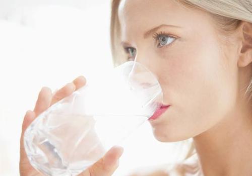 下巴长痘痘怎么消除 7个护理要点请记牢