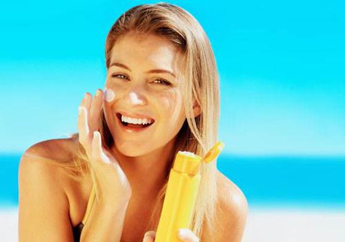 防晒霜进眼睛了怎么办 如何正确使用防晒霜