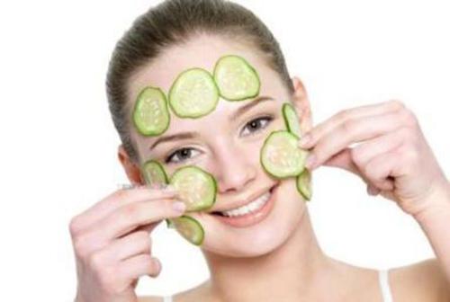 贴黄瓜片对皮肤有什么好处 贴黄瓜片的注意事项