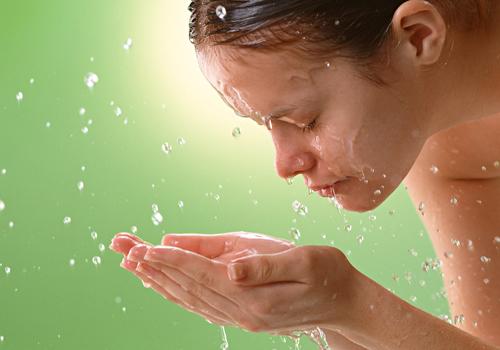 白醋洗脸有什么好处 7大好处比100瓶护肤品都强