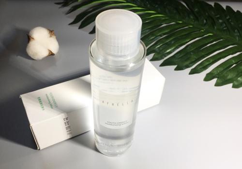 质地浓稠的化妆水比稀薄的水要好吗 为什么要用化妆水