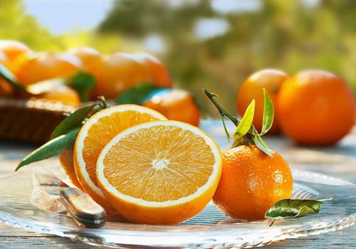 吃橘子的好处是什么 吃橘子要注意什么