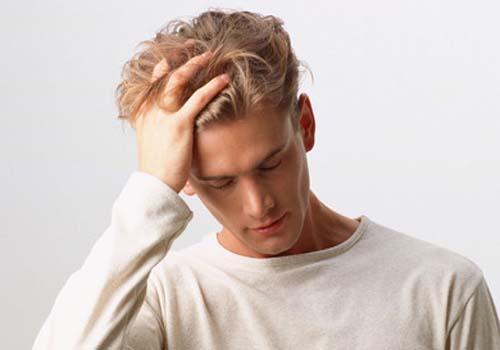 男人前列腺炎有哪些症状 尿道口经常滴白要小心了