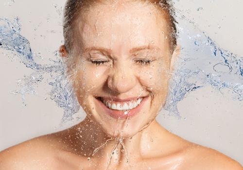 冬天皮肤干燥脱皮瘙痒怎么办 6招让你皮肤水灵灵的