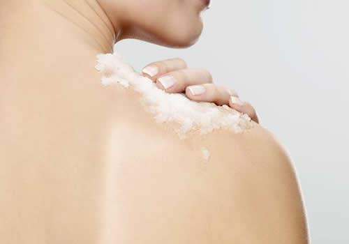 磨砂膏过期了还能用吗 用过期的磨砂膏会怎样