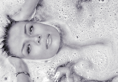 牛奶洗脸可以美白吗