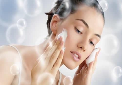 防晒乳要用洗面奶洗吗 除了洗面奶，还要用这个东西