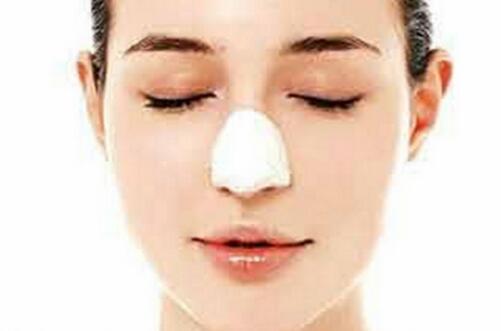 用什么去黑头最有效 几个简单物品就能有效去黑头！