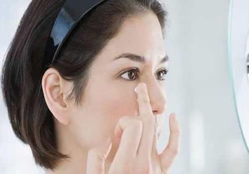 涂了眼霜眼周刺痛 原因、解决方法都帮你列好了!