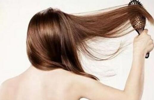 女性掉发严重是什么原因 5成女性有发量危机！想改善从平时保养开始