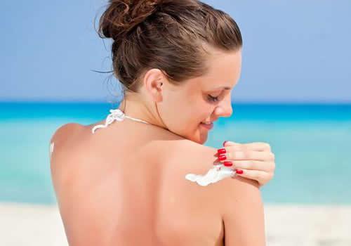 去海边旅游怎么防晒 去海边不防晒，小心变黑人！