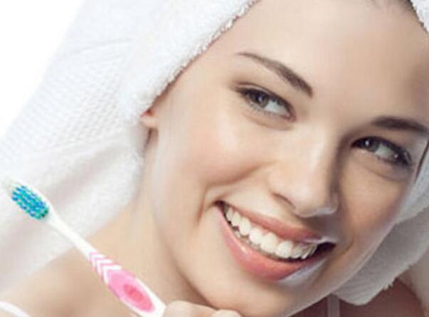 美白牙齿最有效的方法 笑容无死角牙齿美白全方位！