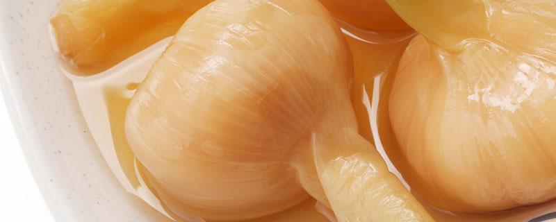 糖醋蒜里面可以放生姜吗 腌5斤糖醋蒜放多少醋