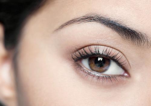 多少岁可以开始涂眼霜 眼霜怎么选比较好