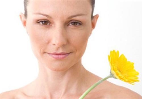 脸色暗黄是什么原因 7个因素千万要注意