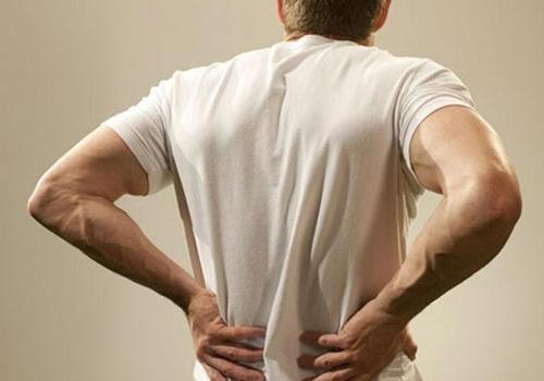 男人经常腰痛是怎么回事 怎么缓解男人腰痛