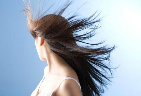 头发干枯毛躁怎么办 简单10招让你有一头顺滑、有光泽的头发...