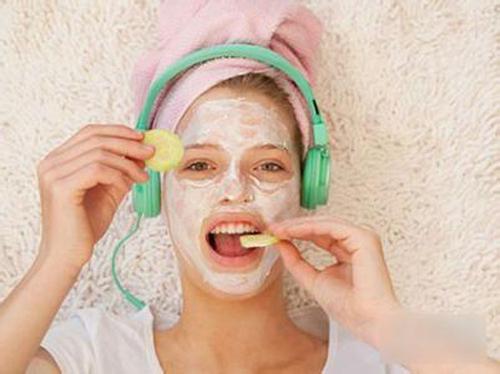 香蕉面膜的功效与作用 DIY香蕉面膜