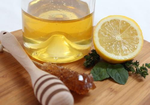 冰糖炖柠檬要去皮吗 冰糖炖柠檬什么时候喝好