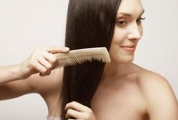 头发怎么保养才变好 想拥有健康秀发？洗润染烫有原则