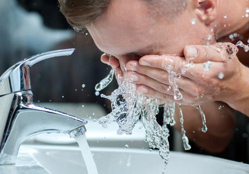 用什么洗脸可以去皱纹 用它洗脸六十岁都不会有皱纹