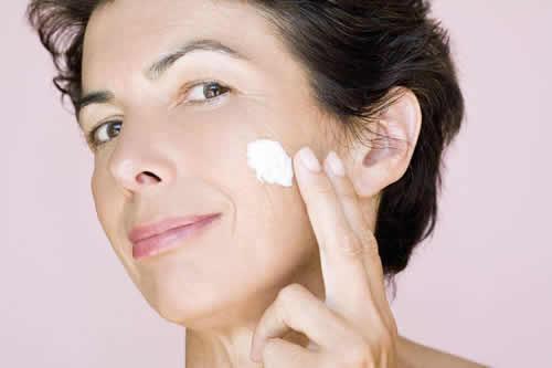 素颜霜搓泥是什么原因