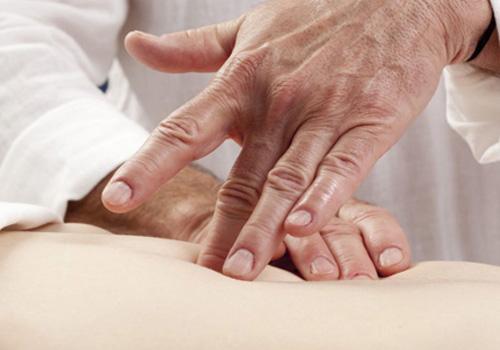 胃痛按摩什么哪里见效快 胃痛按摩哪里见效快图片