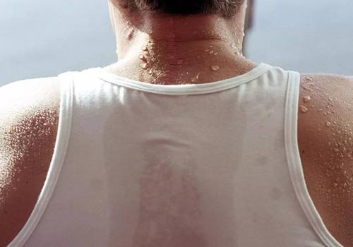 一吃饭就出汗是什么原因 最近一吃饭就出汗是什么原因